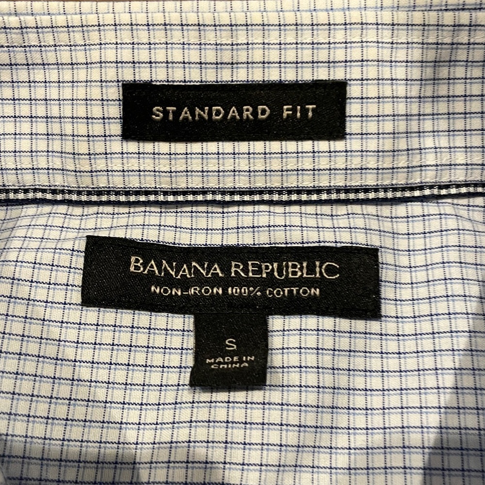 Banana Republic Size Small Standard Fit Non-Iron 100% Cotton Classic Dress Shirt - Picture 2 of 3